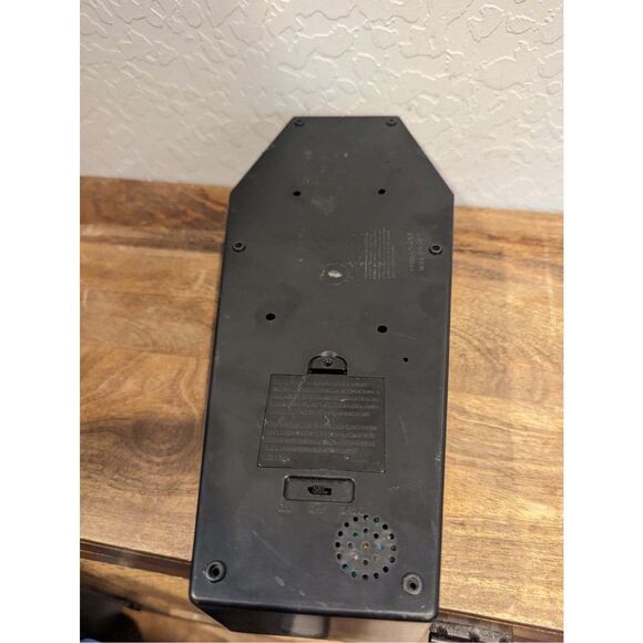 Animated Halloween Killer Clown Motion Activated Eyes Light Up & Screams - Picture 2 of 6